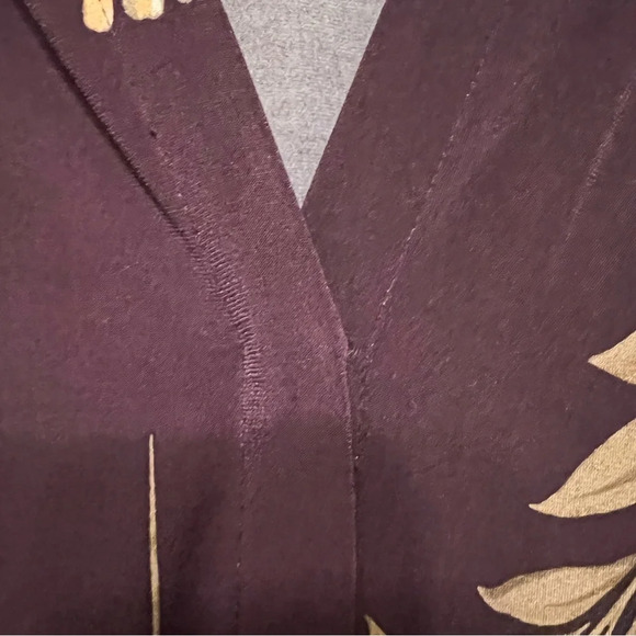 Calvin Klein sleeveless top size medium (M), floral design purple, sleeveless - Picture 4 of 5